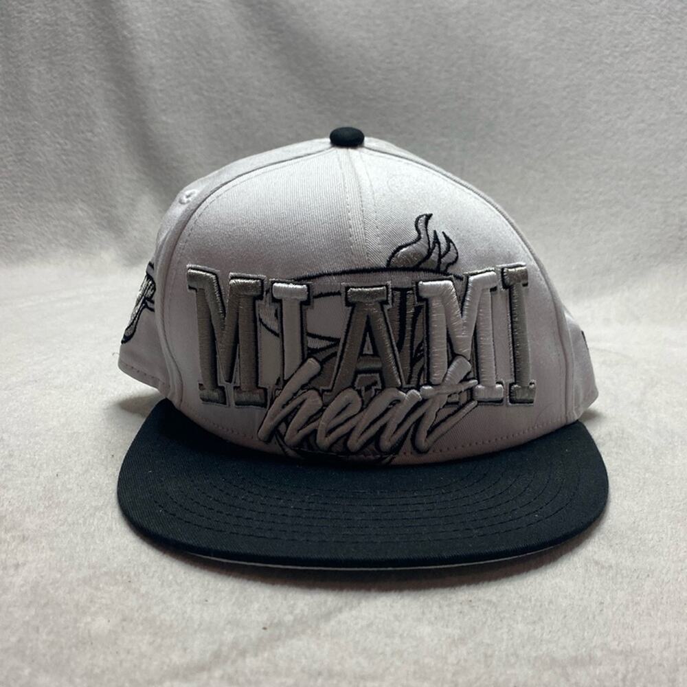 New Era Miami Heat Black and White Youth Ball Cap